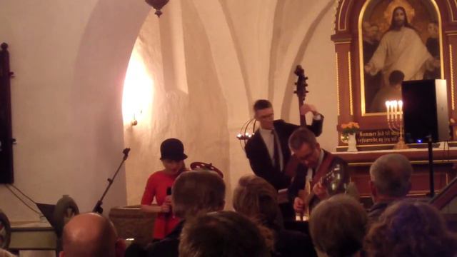 Et letsindigt ord spiller Den blå anemone смотреть онлайн