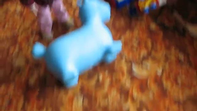 Ребенок упал с прыгуна, плакала девчонка слезы не унять. только мамин голос спас смотреть онлайн