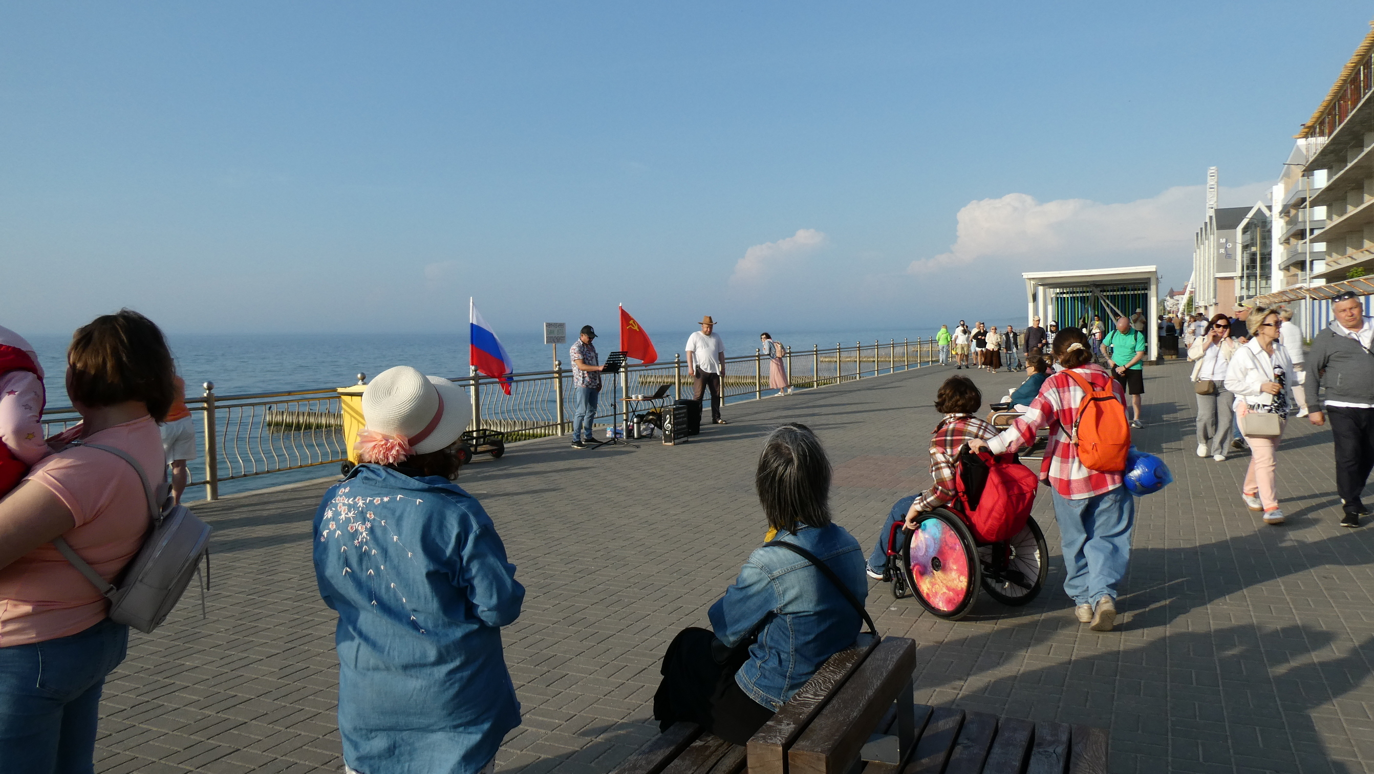 "Черные глаза" - песня на променаде Зеленоградска. Лето 2024 г.