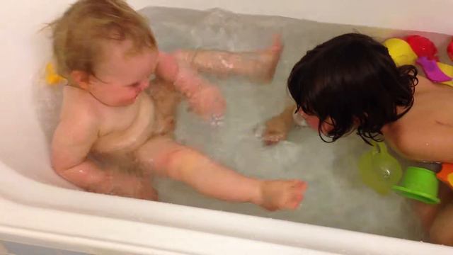 Jerome en Lucia blazen bubbeltjes смотреть онлайн