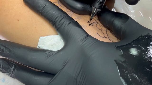 TATTOO PÁSSARO E FLORES/ BIRD AND FLOWERS- ROOTZ FUNK TATTOO STUDIO - VISEU - PORTUGAL смотреть онлайн
