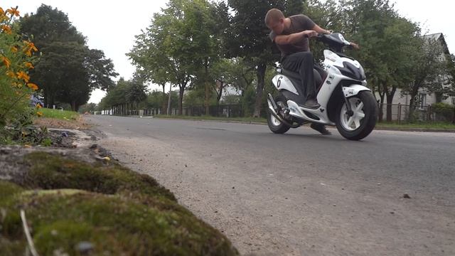 Yamaha Jog RR Mid Race смотреть онлайн