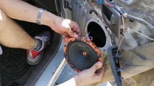 Замена штатных динамиков в Toyota Corona Premio на DL Audio Barracuda 165