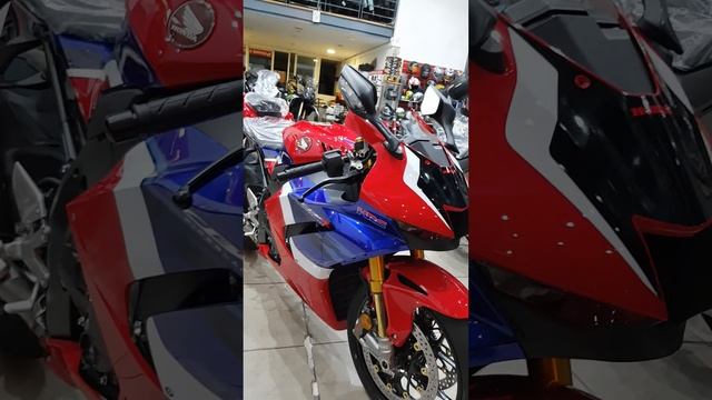 HONDA CBR1000RR R SP 2020 // Promoto Ginossatis смотреть онлайн