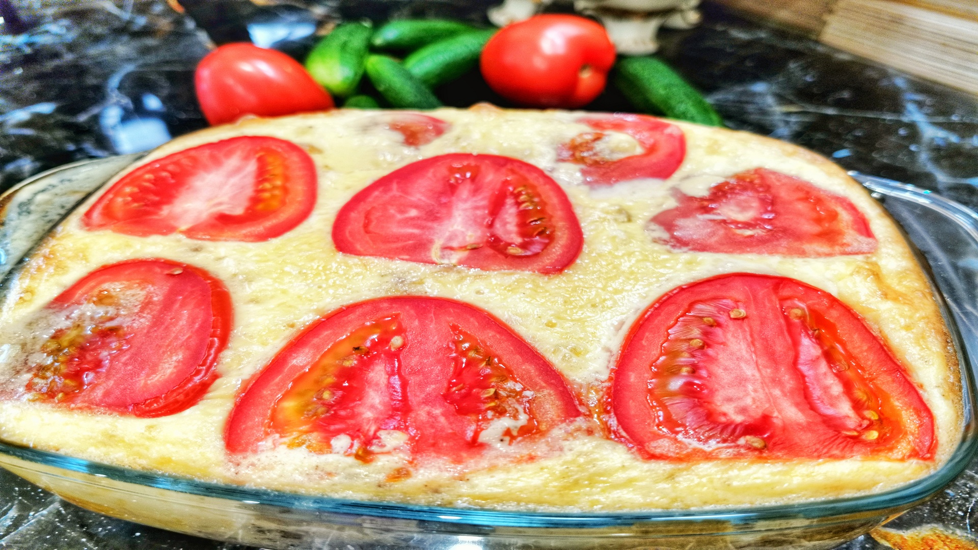 РЕЦЕПТ? ДЛЯ ТЕХ КОМУ НЕКОГДА ГОТОВИТЬ!БОЖЕСТВЕННАЯ КУРИЦА В ДУХОВКЕ В СОУСЕ ПОД СЫРНОЙ КОРОЧКОЙ! смотреть онлайн