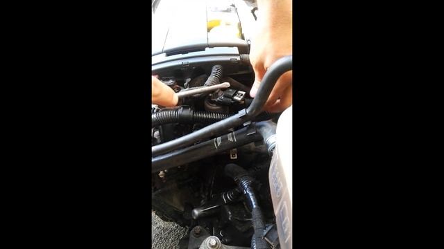 How to Remove Opel Vauxhall Holden Astra H 1.6i EGR Valve смотреть онлайн