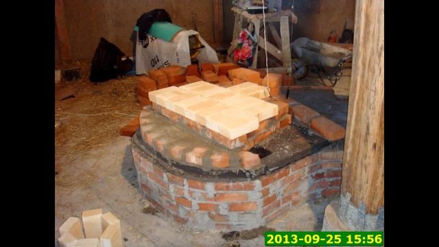 Круглый каркасный дом с утеплением стен соломенными тюками. Часть 2. смотреть онлайн