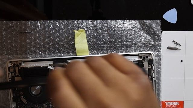 MacBook Pro 13'' A1706 (2017-2018) Touch Bar Screen Assembly Replacement Pt 2