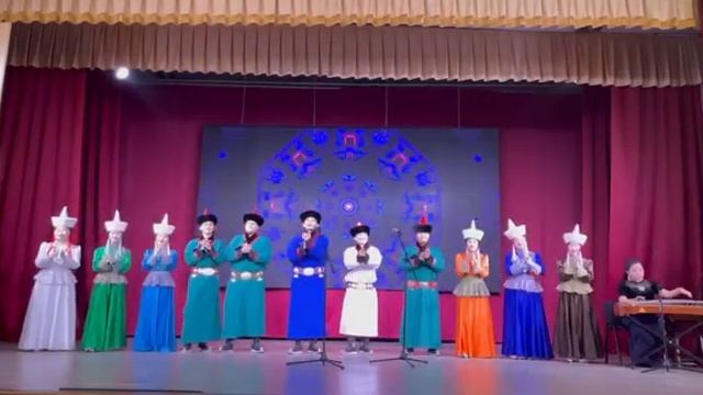 Вокальная группа народного ансамбля песни и танца "Алтан Булаг" смотреть онлайн