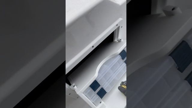 The Boat Guy - Tidewater Boats 252CC Adventure - Shark Skin смотреть онлайн