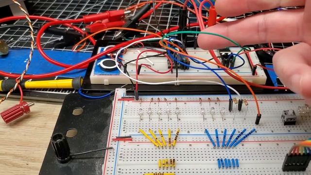 USING A PIC16F15325 TO CONTROL A DF MINI MP3 PLAYER (with a USB Flash Drive) смотреть онлайн