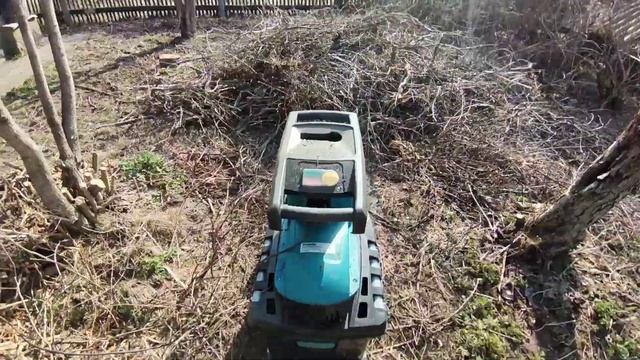 Так ли хорош измельчитель веток Makita 2500 (Макита) смотреть онлайн