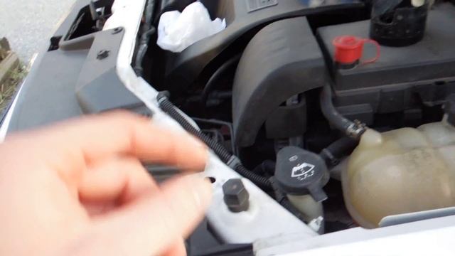 HOW TO CHANGE REMOVE A HEAD LIGHT ON CHEVY COBALT 2007 TO REPLACE BULBS смотреть онлайн
