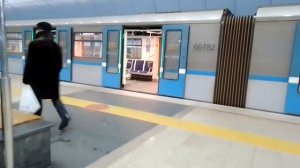 прибытие поезда Москва 2019 81-765.4К на станцию метро Авиастроительная