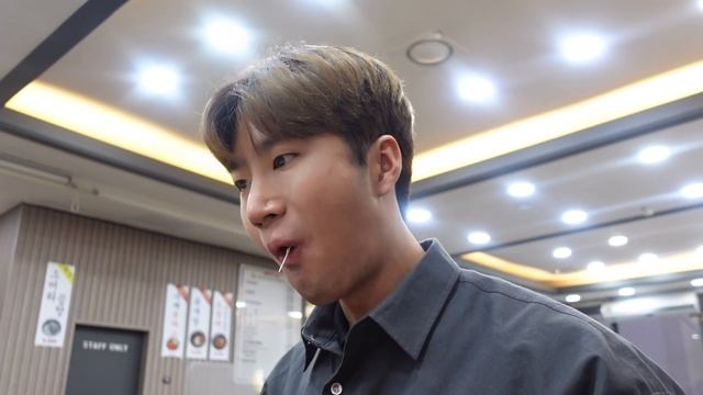 게이커플, SIPFF를 다녀 왔는데.. 베드신이 전부인 ㅇㄷ같은 영화.. I Watched A Queer Movie With Only Bed Scenes..