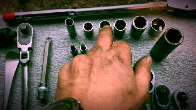 How to change VW T5 Cambelt and Waterpump Part 1 Tools used смотреть онлайн