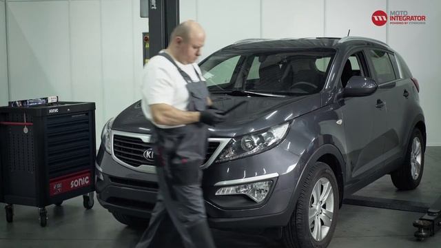 Comment remplacer les essuie-glaces dans la KIA SPORTAGE 1.6 GDI 2013 ? смотреть онлайн