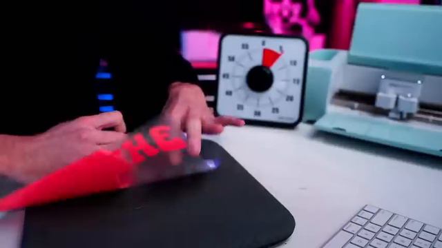 😱 *NEW* 15 MINUTE CRICUT CHALLENGE 😅 Layering HTV with Cricut! смотреть онлайн