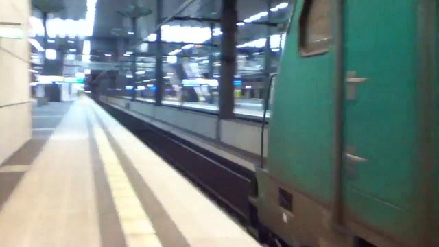 Abfahrt einer BR 186 in Berlin Hbf(tief) смотреть онлайн
