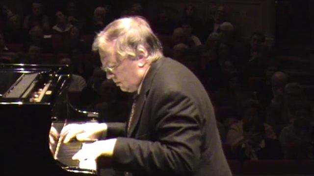 Victor Eresko Plays Chopin Nocturne F