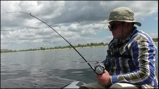 Вот это КЛЁВ я понимаю, отрыв по полной. Ловля леща на кольцо. Рыбалка на Волге смотреть онлайн