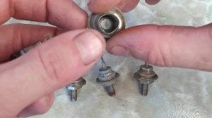 Диод Д242Б содержит золото внутри