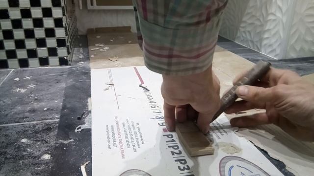 Как разрезать стеклянную мозаику пополам стеклорезом. смотреть онлайн