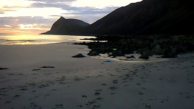 Пляжи Северного-Ледовитого океана близ мыса Нордкап смотреть онлайн