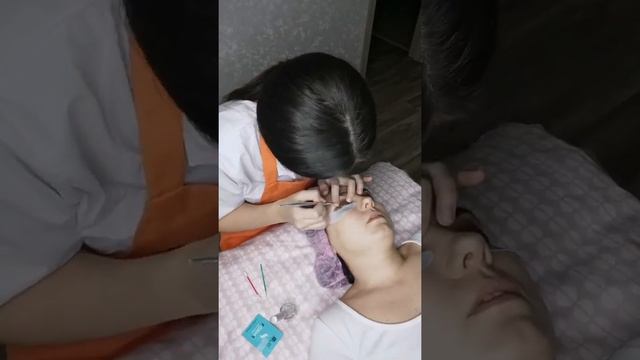 ВЕЛИКОБРИТАНСКИЙ УХОД ЗА ТВОИМИ РЕСНИЧКАМИ? Процесс ламинирования ресниц смотреть онлайн