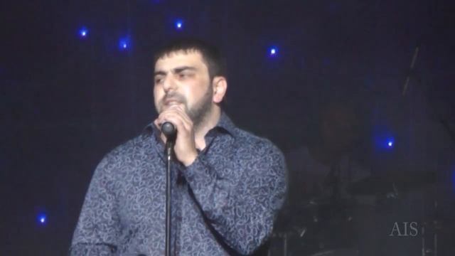 Артур Халатов в концертной программе ПОЕТ ГИТАРА т Фрагмент 33.mp4 смотреть онлайн