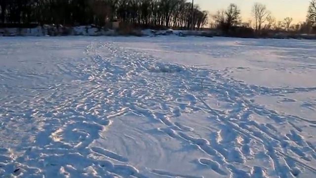 Зимой по замёрзшей по реке MVI 2680 смотреть онлайн