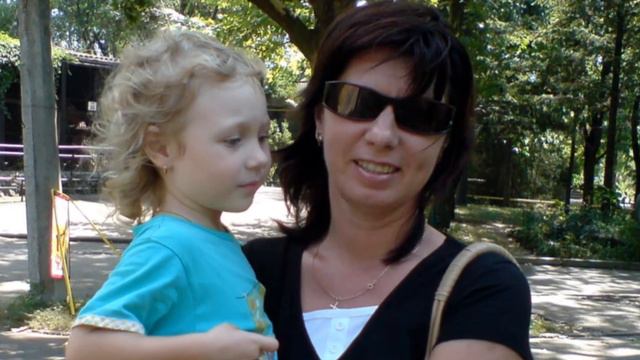 У дочки папины глаза, у дочки мамина улыбка смотреть онлайн
