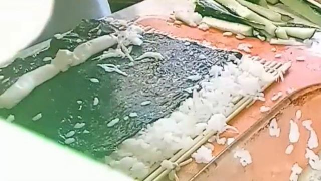 Мы узнали - Как приготовить простые роллы калифорния?! смотреть онлайн