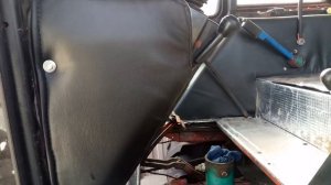 Установка обшивки кабины и коврика в трактор ЮМЗ - 6 //