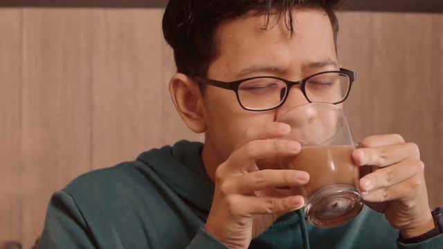 Nescafe Latte | Live 100 Creators смотреть онлайн