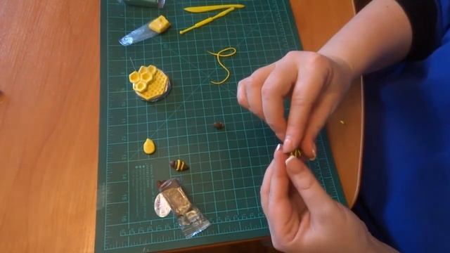 Мастер-класс/Декорирование баночки полимерной глиной/Пчёлки смотреть онлайн