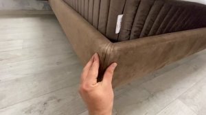 Парящая кровать с подсветкой на металлическом каркаса