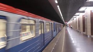 Граффити-поезд в столичном метро - отправление в тупик на станции Ховрино