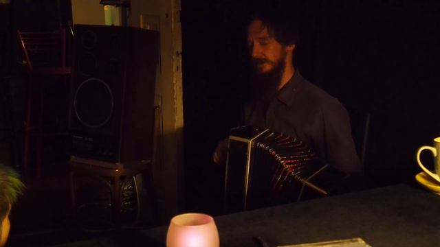 А я немолодой, зовёт меня взгляд. Маточкин Александр. Garmon. Tradition. परंपरा. смотреть онлайн