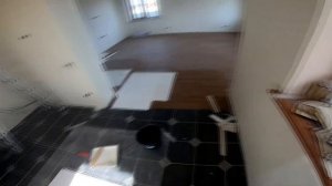 Подрезка обоев в кривых углах и стыковка врезок