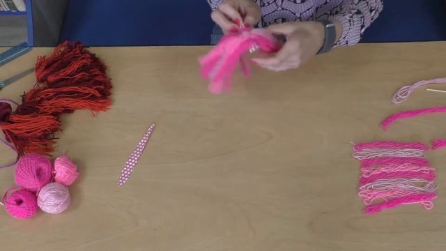 Изготовление собачки из ниток смотреть онлайн