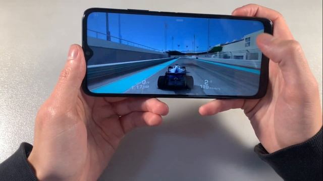 Игры ZTE Blade V30 Vita (PUBG, RealRacing3, Minecraft)