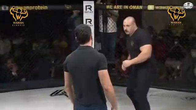 Скотт Эдкинс в Клетке MMA Подрался с Громилой