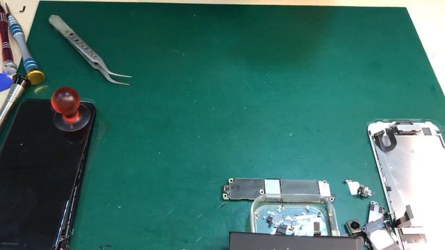 iPhone 7 Jet Black & iPhone 7 Gold - распаковка и полная разборка / unpacking and full disassembly смотреть онлайн