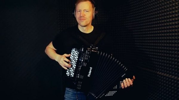 Андрей Кир. Рок хиты на электронном баяне Roland.