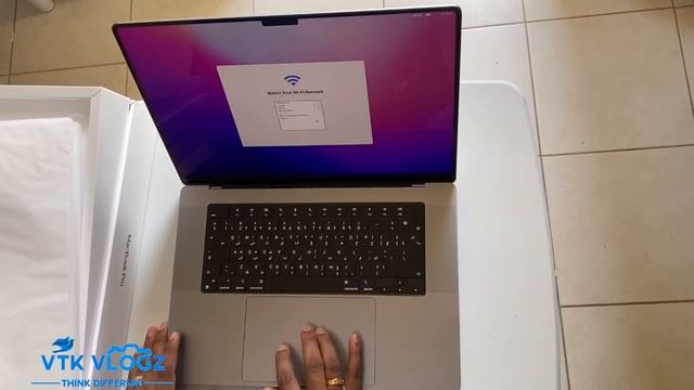 Apple M1 Max chip with10-core CPU,32-core GPU,and 16-core Neural Engine32GB unified memory1TB SSD смотреть онлайн