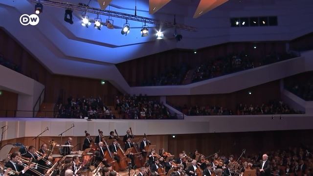 Tchaikovsky: Symphony No. 6 Pathetique | Dresden Philharmonic & Marek Janowski смотреть онлайн