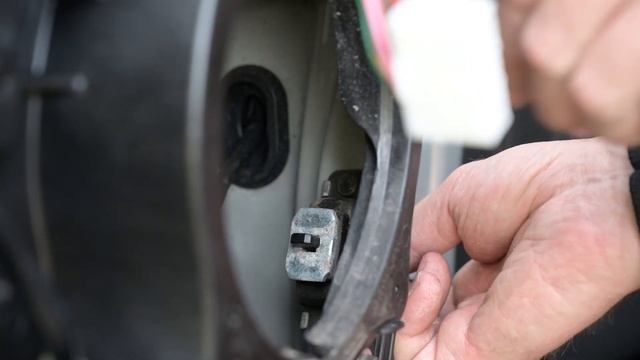 Быстрая замена ограничителя задней двери Hyundai Santa FE 2013 смотреть онлайн