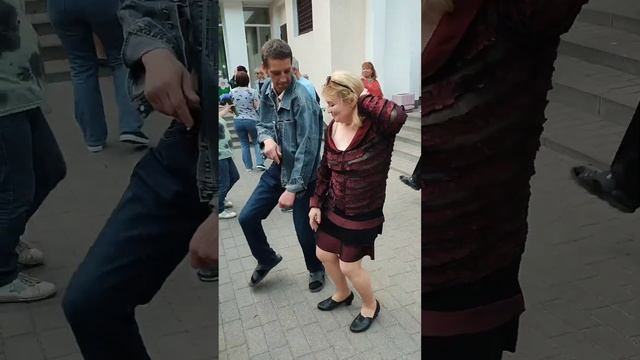4.06.23г."Танцуем под ВОСТОЧНУЮ музыку"...в Гомельском парке... смотреть онлайн