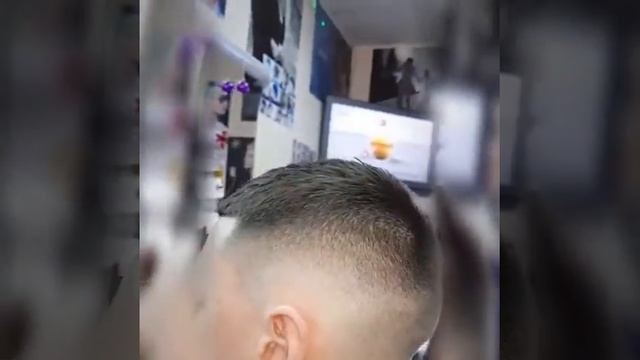Мужская стрижка Цезарь. Как вам форма? Оцените ребята и подписывайтесь ставьте лайки и я буду рад смотреть онлайн